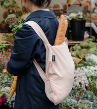 Cargar imagen en el visor de la galería, Totebag y mochila
