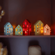 Cargar imagen en el visor de la galería, Casita vela Melocotón
